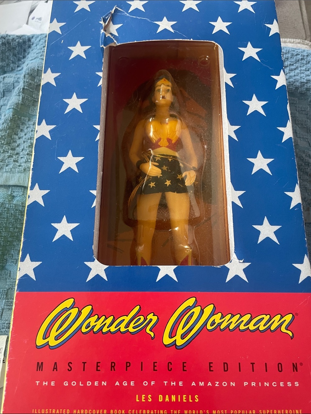 Wonder Woman Masterpiece Edition Figure - Red, Blue, Gold